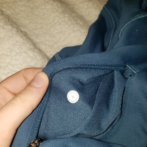 lulu🍋 leggings! - Picture 5 of 6